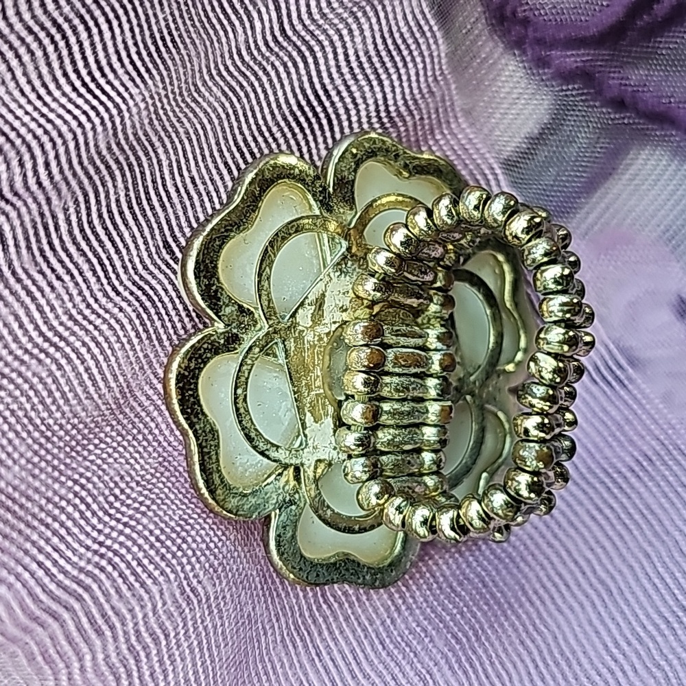 Ring - Picture 2 of 4